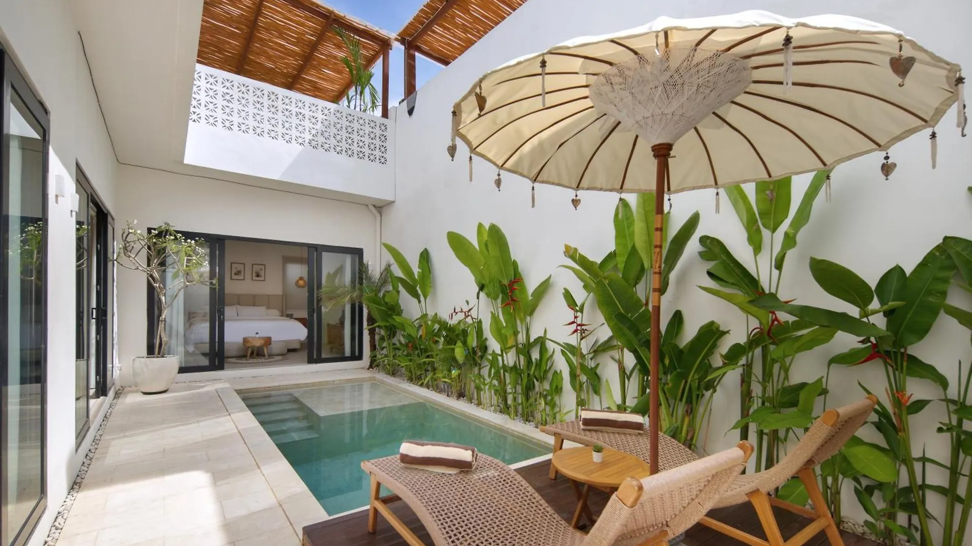 Cozy New 2 Bdr Close To Beach contacts
